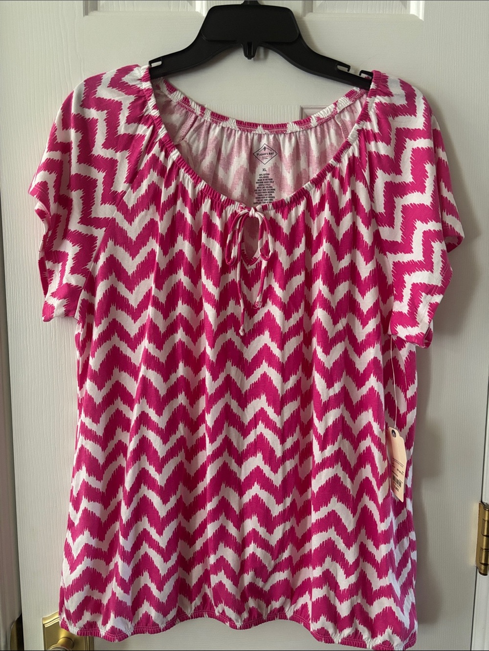 St. John's Bay Pink Chevron Short Sleeve Scoop Top